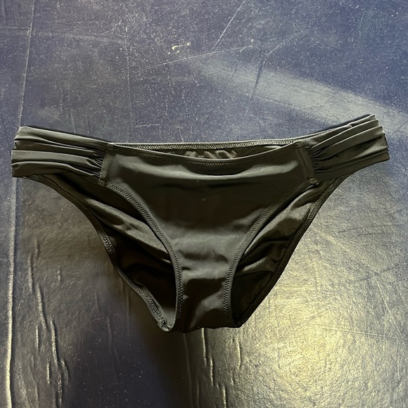 Shade & Shore bikini bottoms - Picture 1 of 2